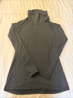 Black Long-Sleeve Ruffle Neck Women's Top fleece lined